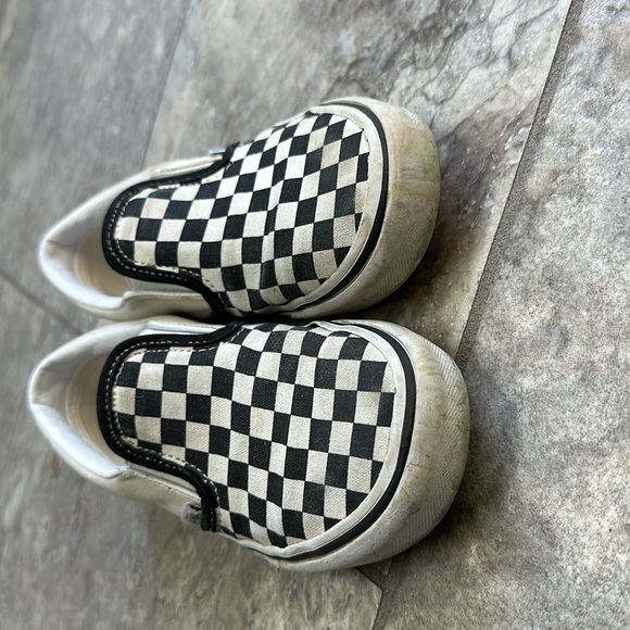 Vans - Picture 2 of 5